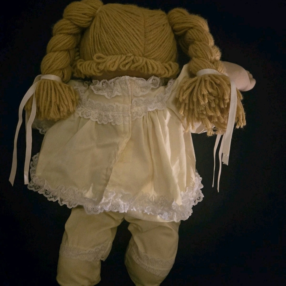 Cabbage Patch Kid - Picture 2 of 5